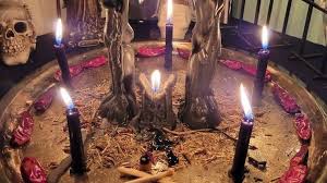 DÉROULEMENT DU RITUEL D’ENVOÛTEMENT D’AMOUR, GRAND MARABOUT